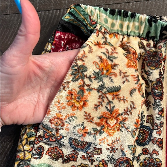 SFIZIO Patchwork Velvet Wide-Leg Pants - Picture 5 of 6